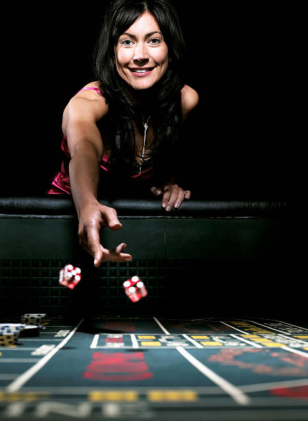 Domino tile combinations showing Qiu, Gong, and Hu hand rankings